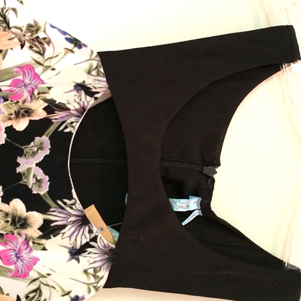 NWT Francesca cut out printed dress